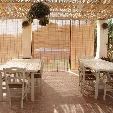 B&B Le Carrube Sava Exterior foto