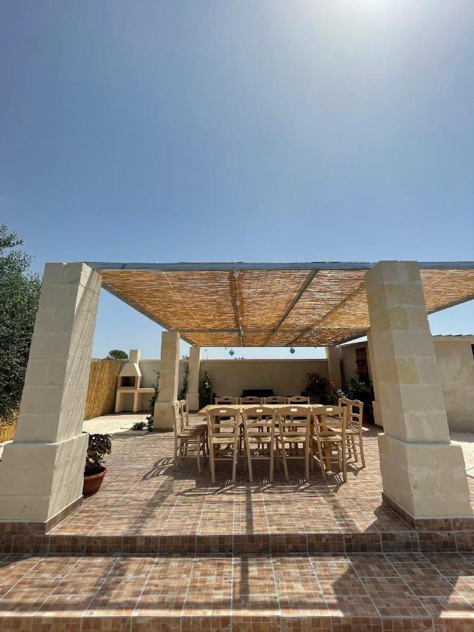 B&B Le Carrube Sava Exterior foto
